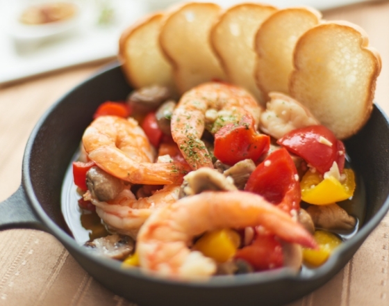 神戸PAPA COOKの季節の⾷材を使ったアヒージョの画像